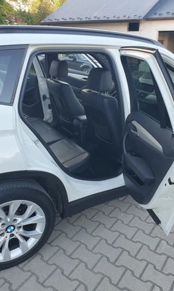 BMW X1 cena 38900 przebieg: 209000, rok produkcji 2012 z Zelów małe 781